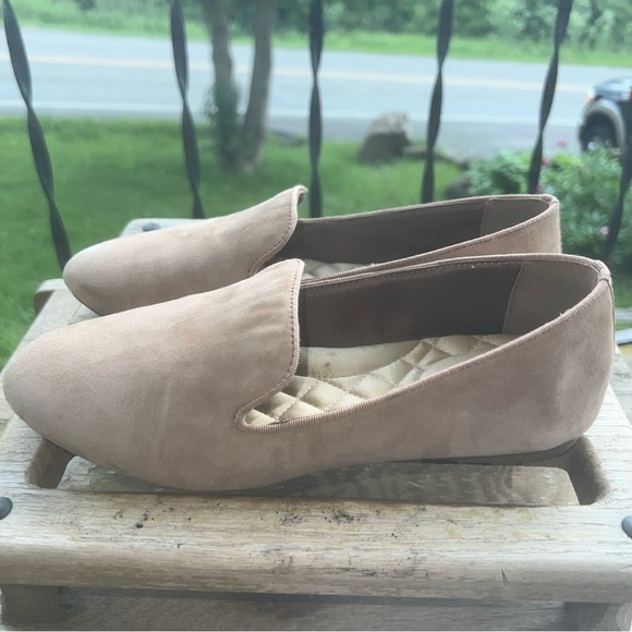 Birdies Shoes Womens 7.5 Tan Suede Leather Flats Quilted Lining Slip Resisitant - Picture 5 of 11